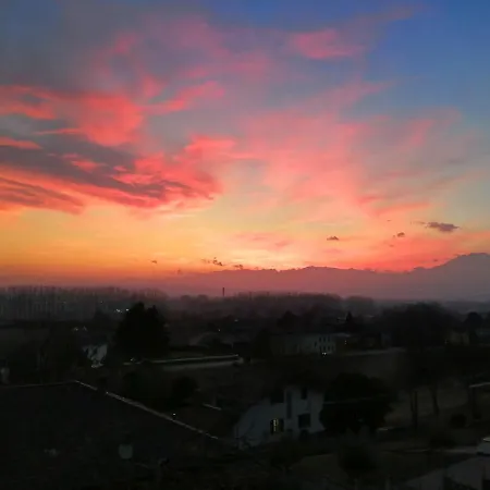 Le Viole Bianche Couette-café Albiano dʼIvrea