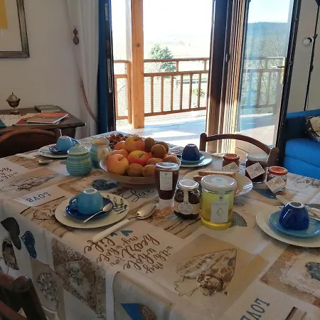 Couette-café Le Viole Bianche Albiano dʼIvrea